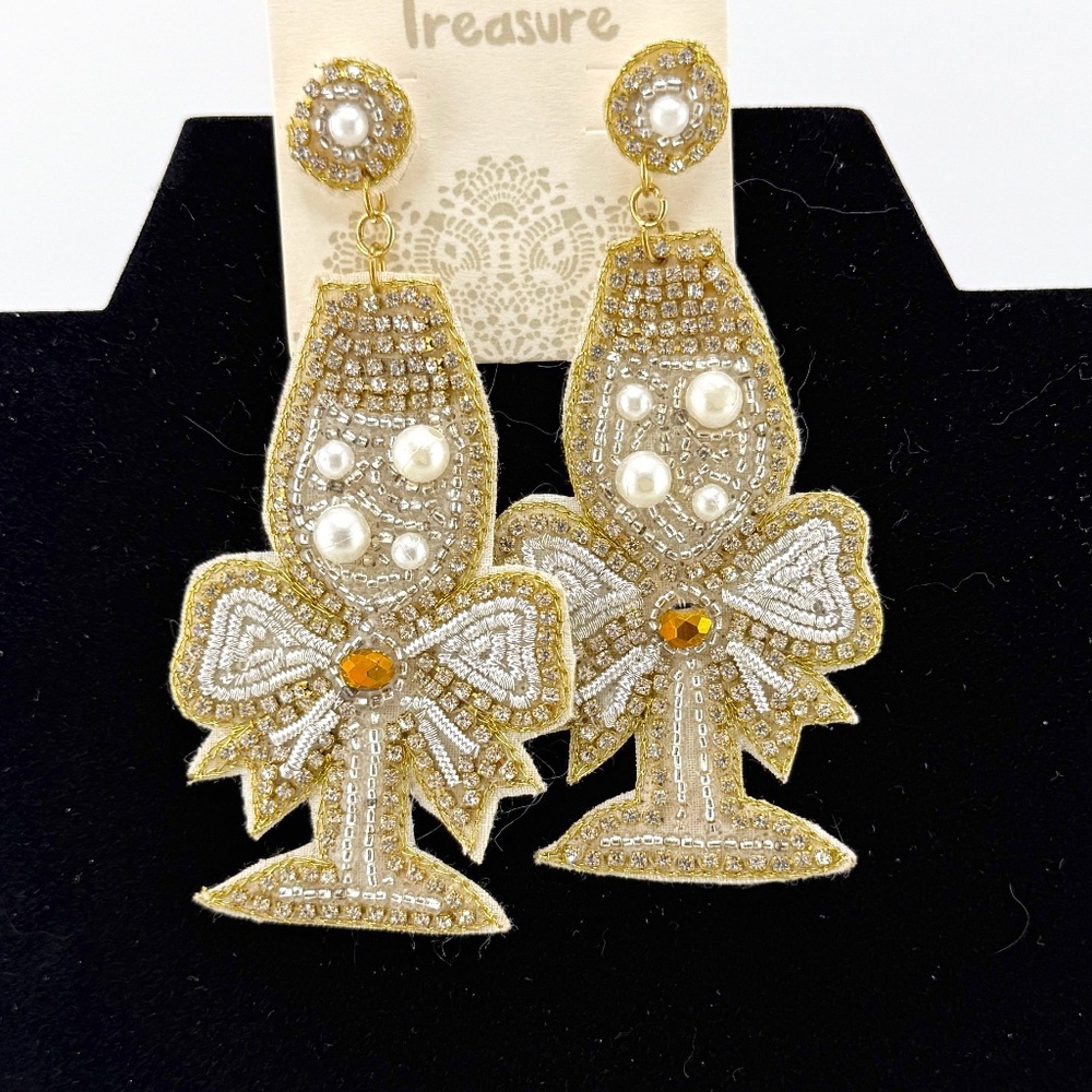 NWOT BEAUTIFUL SEED BEAD EARRINGS - CHAMPAGNE GLASS